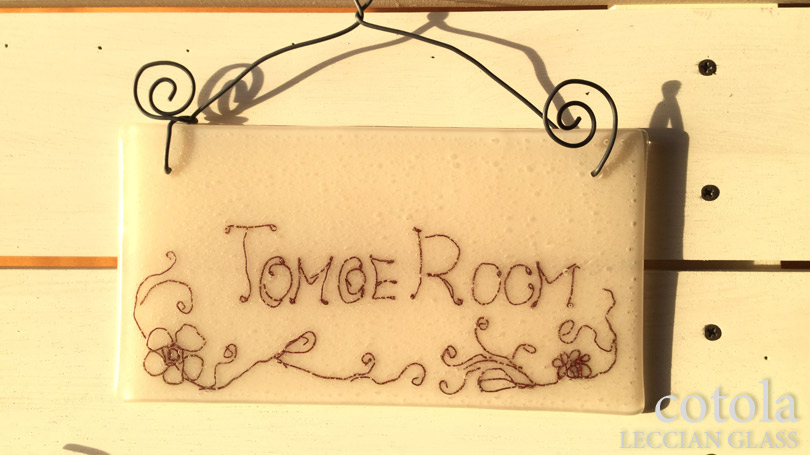 サインプレート　Tomoeさんガラスフュージング作品｜レチアンガラス資格認定講座