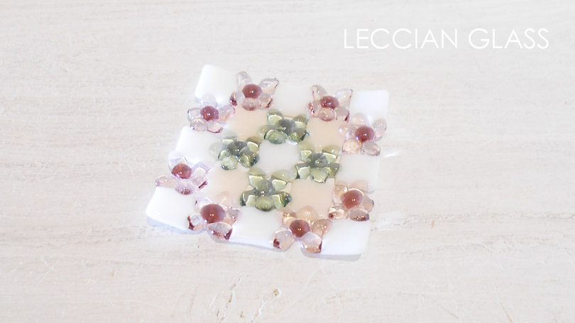 moyo さんガラスフュージング作品【フラワーメッシュプレート】アドバンスコース｜ガラスフュージング・レチアンガラス資格認定講座